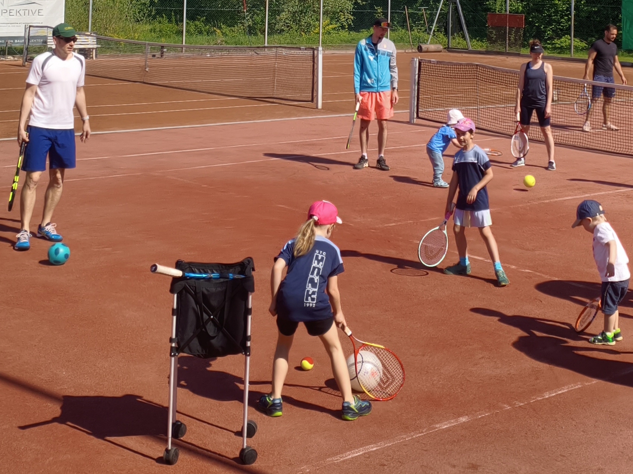 Familientennis beim UTC Mank – gemeinsam am Ball!