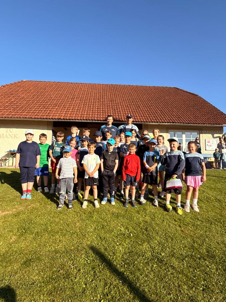 Tennisfreundschaft: Mank und Kilb gemeinsam am Court